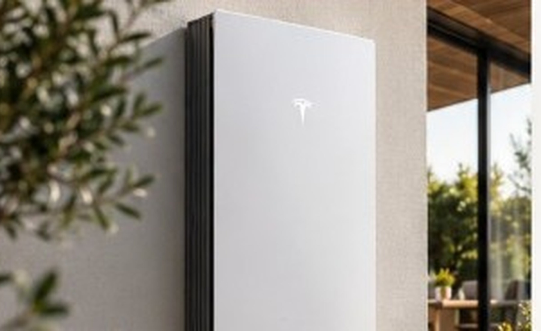 Tesla Powerwall 3 su abitazione residenziale contemporanea